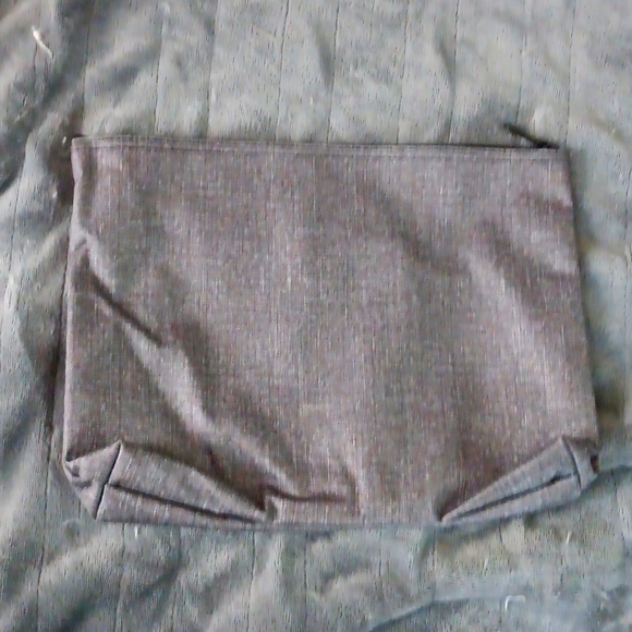 Zipper piuch - Picture 1 of 3